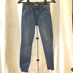 Gap 1969 True Skinny Jeans.